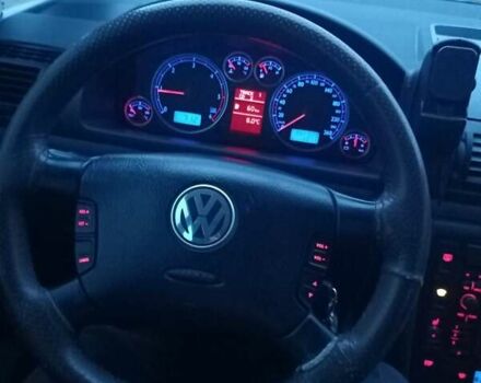 Серый Фольксваген Шаран, объемом двигателя 2 л и пробегом 360 тыс. км за 7800 $, фото 2 на Automoto.ua