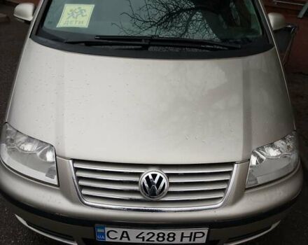 Серый Фольксваген Шаран, объемом двигателя 2 л и пробегом 450 тыс. км за 8700 $, фото 4 на Automoto.ua