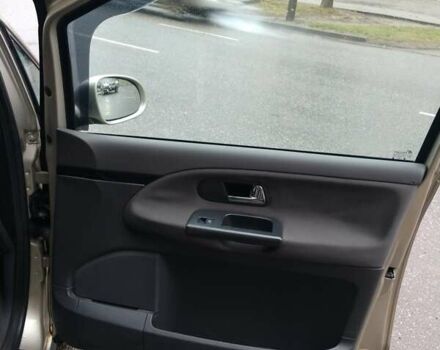 Серый Фольксваген Шаран, объемом двигателя 2 л и пробегом 450 тыс. км за 8700 $, фото 20 на Automoto.ua