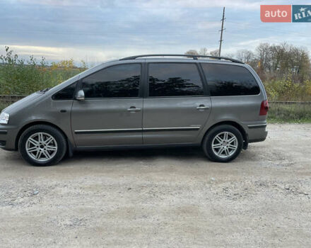 Фольксваген Шаран 2009 в Виннице на Automoto.ua Серый Фольксваген Шаран, объемом двигателя 2 л и пробегом 272 тыс. км за 9200 $, фото 1 на Automoto.ua