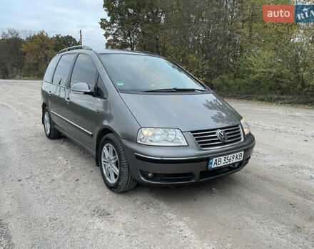 Фольксваген Шаран 2009 в Виннице на Automoto.ua Серый Фольксваген Шаран, объемом двигателя 2 л и пробегом 272 тыс. км за 9200 $, фото 2 на Automoto.ua