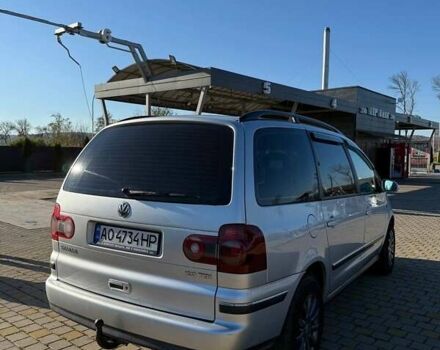 Серый Фольксваген Шаран, объемом двигателя 2 л и пробегом 318 тыс. км за 7500 $, фото 2 на Automoto.ua