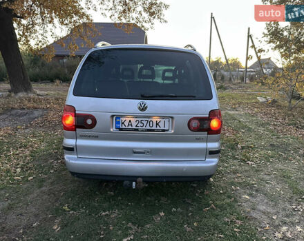 Серый Фольксваген Шаран, объемом двигателя 1.8 л и пробегом 263 тыс. км за 6350 $, фото 4 на Automoto.ua