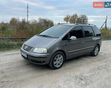 Фольксваген Шаран 2009 в Виннице на Automoto.ua Серый Фольксваген Шаран, объемом двигателя 2 л и пробегом 272 тыс. км за 9200 $, фото 5 на Automoto.ua