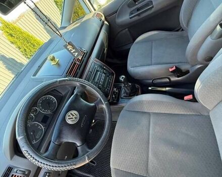 Серый Фольксваген Шаран, объемом двигателя 2 л и пробегом 318 тыс. км за 7500 $, фото 15 на Automoto.ua