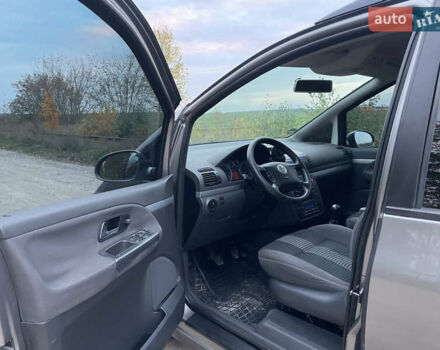 Фольксваген Шаран 2009 в Виннице на Automoto.ua Серый Фольксваген Шаран, объемом двигателя 2 л и пробегом 272 тыс. км за 9200 $, фото 12 на Automoto.ua