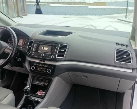 Серый Фольксваген Шаран, объемом двигателя 1.97 л и пробегом 330 тыс. км за 9900 $, фото 17 на Automoto.ua