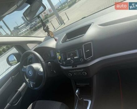 Сірий Фольксваген Шаран, об'ємом двигуна 1.97 л та пробігом 345 тис. км за 10300 $, фото 2 на Automoto.ua