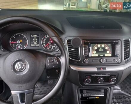 Сірий Фольксваген Шаран, об'ємом двигуна 2 л та пробігом 325 тис. км за 10700 $, фото 6 на Automoto.ua