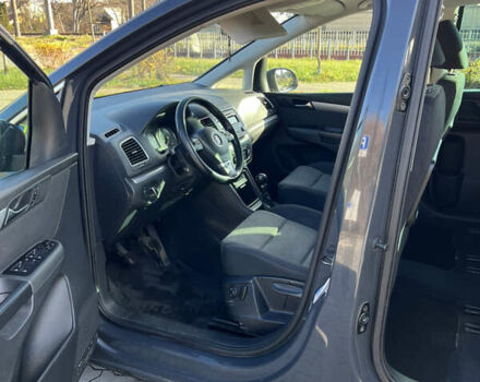 Серый Фольксваген Шаран, объемом двигателя 1.97 л и пробегом 376 тыс. км за 11800 $, фото 3 на Automoto.ua