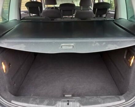 Сірий Фольксваген Шаран, об'ємом двигуна 2 л та пробігом 325 тис. км за 10700 $, фото 4 на Automoto.ua