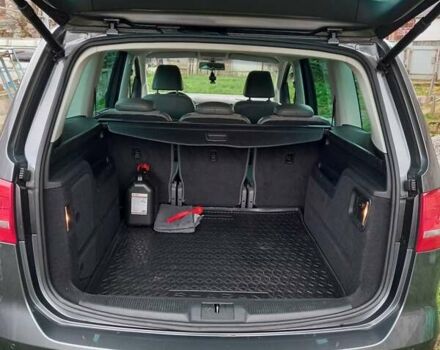 Сірий Фольксваген Шаран, об'ємом двигуна 2 л та пробігом 215 тис. км за 15750 $, фото 3 на Automoto.ua