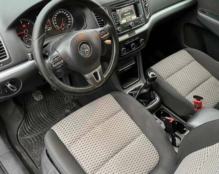 Сірий Фольксваген Шаран, об'ємом двигуна 2 л та пробігом 309 тис. км за 11300 $, фото 9 на Automoto.ua