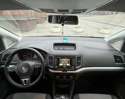 Сірий Фольксваген Шаран, об'ємом двигуна 2 л та пробігом 309 тис. км за 11300 $, фото 7 на Automoto.ua