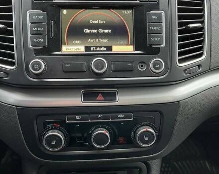 Сірий Фольксваген Шаран, об'ємом двигуна 2 л та пробігом 309 тис. км за 11300 $, фото 5 на Automoto.ua