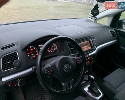 Серый Фольксваген Шаран, объемом двигателя 1.97 л и пробегом 240 тыс. км за 15400 $, фото 1 на Automoto.ua