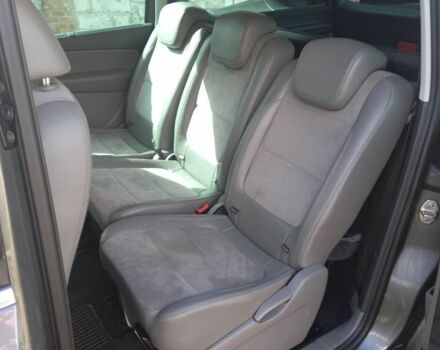 Серый Фольксваген Шаран, объемом двигателя 2 л и пробегом 215 тыс. км за 15700 $, фото 6 на Automoto.ua