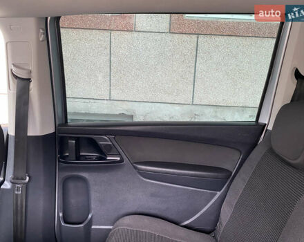 Серый Фольксваген Шаран, объемом двигателя 2 л и пробегом 291 тыс. км за 10400 $, фото 25 на Automoto.ua