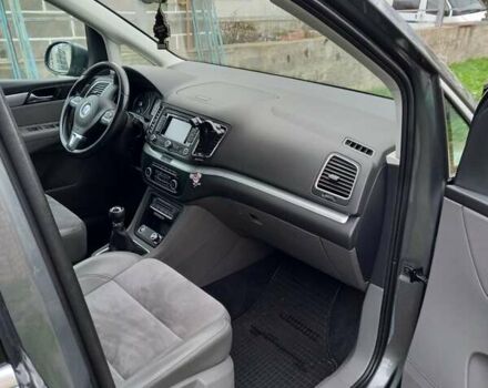 Сірий Фольксваген Шаран, об'ємом двигуна 2 л та пробігом 215 тис. км за 15750 $, фото 7 на Automoto.ua