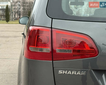 Серый Фольксваген Шаран, объемом двигателя 2 л и пробегом 295 тыс. км за 11850 $, фото 24 на Automoto.ua