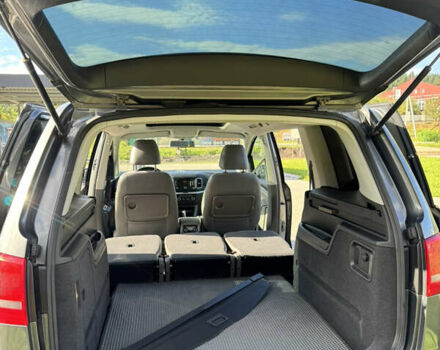 Серый Фольксваген Шаран, объемом двигателя 2 л и пробегом 300 тыс. км за 15500 $, фото 10 на Automoto.ua