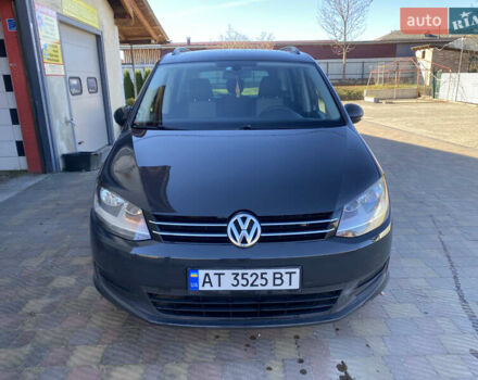 Серый Фольксваген Шаран, объемом двигателя 1.97 л и пробегом 273 тыс. км за 11550 $, фото 1 на Automoto.ua