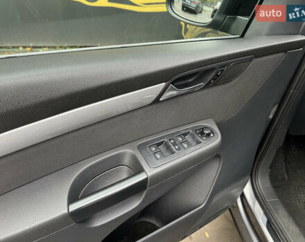 Сірий Фольксваген Шаран, об'ємом двигуна 2 л та пробігом 340 тис. км за 14000 $, фото 12 на Automoto.ua