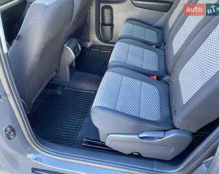 Серый Фольксваген Шаран, объемом двигателя 1.97 л и пробегом 273 тыс. км за 11550 $, фото 10 на Automoto.ua