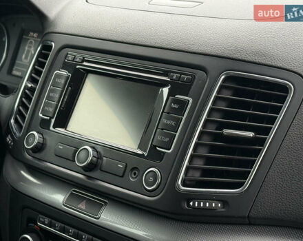 Серый Фольксваген Шаран, объемом двигателя 2 л и пробегом 295 тыс. км за 11850 $, фото 50 на Automoto.ua