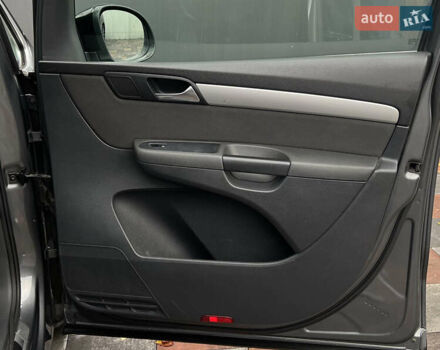 Сірий Фольксваген Шаран, об'ємом двигуна 2 л та пробігом 340 тис. км за 14000 $, фото 14 на Automoto.ua