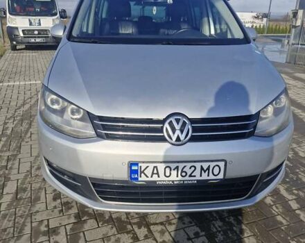 Серый Фольксваген Шаран, объемом двигателя 2 л и пробегом 291 тыс. км за 12500 $, фото 1 на Automoto.ua