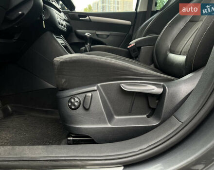 Сірий Фольксваген Шаран, об'ємом двигуна 2 л та пробігом 340 тис. км за 14000 $, фото 33 на Automoto.ua