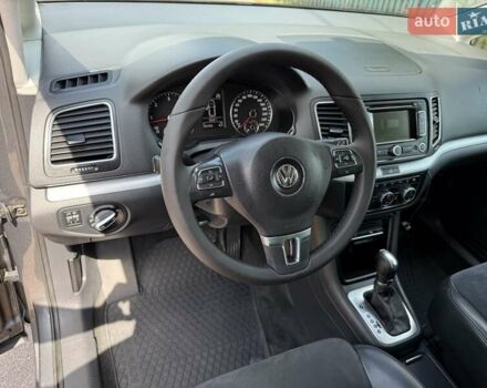Серый Фольксваген Шаран, объемом двигателя 2 л и пробегом 203 тыс. км за 15200 $, фото 16 на Automoto.ua