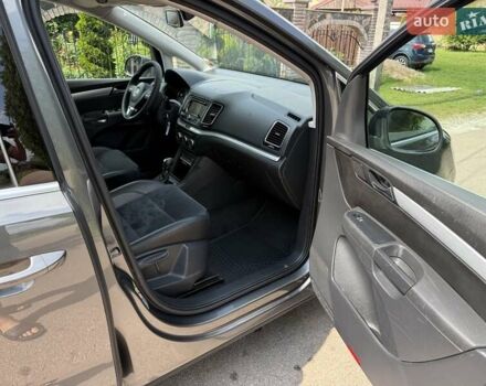 Серый Фольксваген Шаран, объемом двигателя 2 л и пробегом 203 тыс. км за 15200 $, фото 8 на Automoto.ua