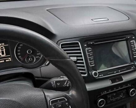 Серый Фольксваген Шаран, объемом двигателя 2 л и пробегом 355 тыс. км за 12300 $, фото 9 на Automoto.ua