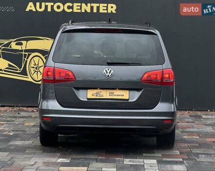 Сірий Фольксваген Шаран, об'ємом двигуна 2 л та пробігом 340 тис. км за 14000 $, фото 4 на Automoto.ua