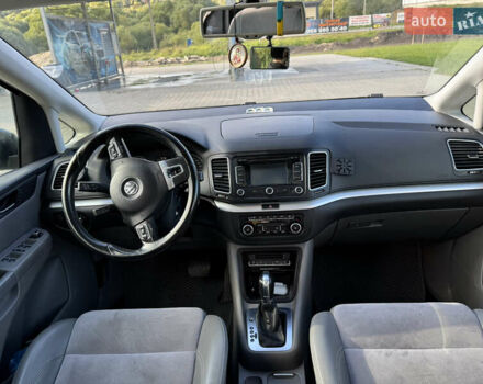 Серый Фольксваген Шаран, объемом двигателя 2 л и пробегом 300 тыс. км за 15500 $, фото 11 на Automoto.ua