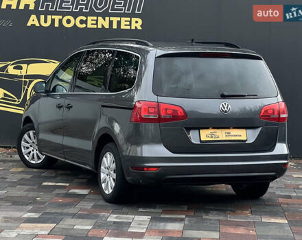Сірий Фольксваген Шаран, об'ємом двигуна 2 л та пробігом 340 тис. км за 14000 $, фото 5 на Automoto.ua
