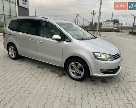 Серый Фольксваген Шаран, объемом двигателя 2 л и пробегом 228 тыс. км за 18200 $, фото 2 на Automoto.ua