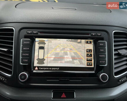 Сірий Фольксваген Шаран, об'ємом двигуна 2 л та пробігом 340 тис. км за 14000 $, фото 26 на Automoto.ua