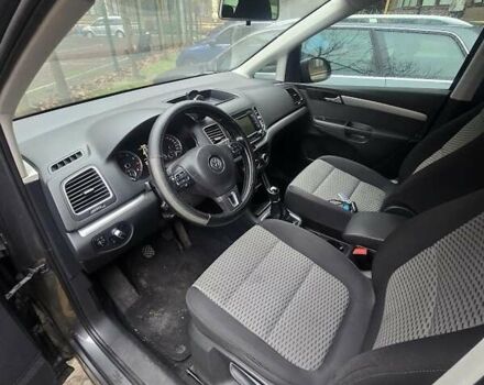 Серый Фольксваген Шаран, объемом двигателя 1.39 л и пробегом 220 тыс. км за 10200 $, фото 11 на Automoto.ua