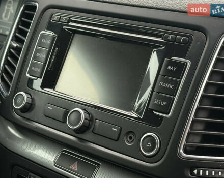 Серый Фольксваген Шаран, объемом двигателя 2 л и пробегом 295 тыс. км за 11850 $, фото 51 на Automoto.ua