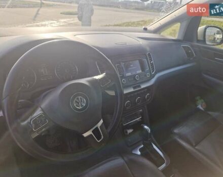 Серый Фольксваген Шаран, объемом двигателя 2 л и пробегом 291 тыс. км за 12500 $, фото 5 на Automoto.ua