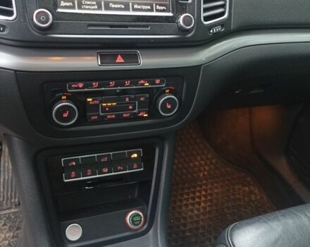 Серый Фольксваген Шаран, объемом двигателя 2 л и пробегом 255 тыс. км за 15666 $, фото 6 на Automoto.ua