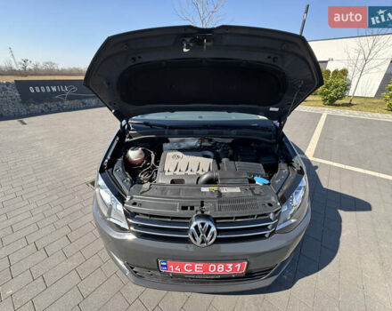 Серый Фольксваген Шаран, объемом двигателя 2 л и пробегом 285 тыс. км за 14300 $, фото 50 на Automoto.ua