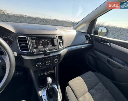 Серый Фольксваген Шаран, объемом двигателя 2 л и пробегом 285 тыс. км за 14300 $, фото 21 на Automoto.ua