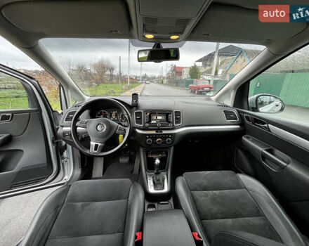 Серый Фольксваген Шаран, объемом двигателя 2 л и пробегом 180 тыс. км за 14750 $, фото 13 на Automoto.ua