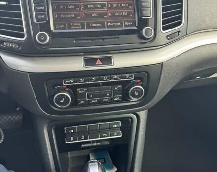 Фольксваген Шаран 2013 в Черновцах на Automoto.ua Серый Фольксваген Шаран, объемом двигателя 2 л и пробегом 238 тыс. км за 17000 $, фото 11 на Automoto.ua