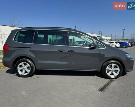 Серый Фольксваген Шаран, объемом двигателя 2 л и пробегом 285 тыс. км за 14300 $, фото 7 на Automoto.ua