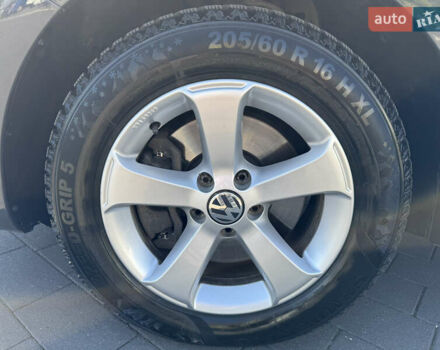 Серый Фольксваген Шаран, объемом двигателя 2 л и пробегом 285 тыс. км за 14300 $, фото 52 на Automoto.ua